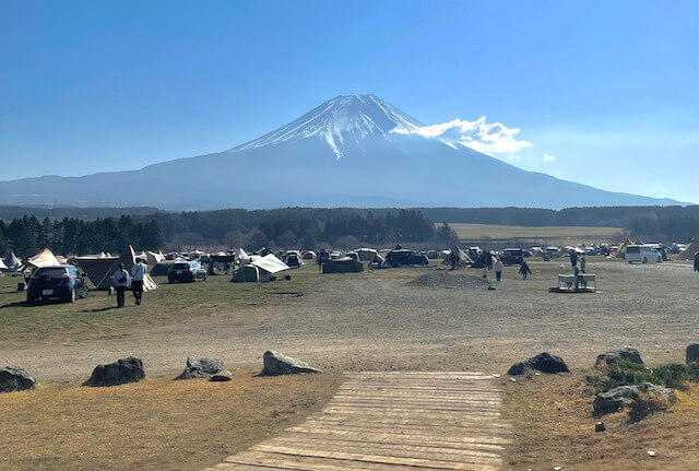 「ふもとっぱらキャンプ場」徹底レビュー 予約やチェックインのコツも紹介